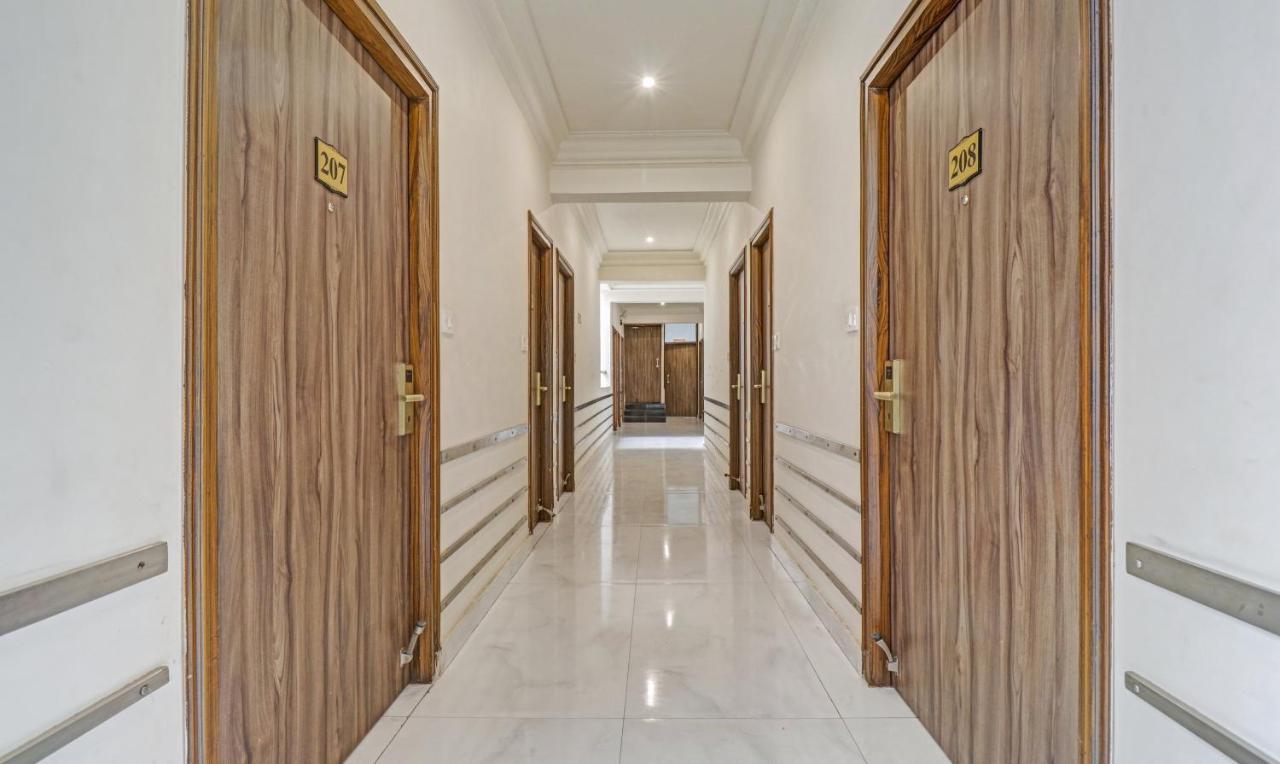 Treebo Komfort Suites, 3 Km From Mysore Palace Buitenkant foto