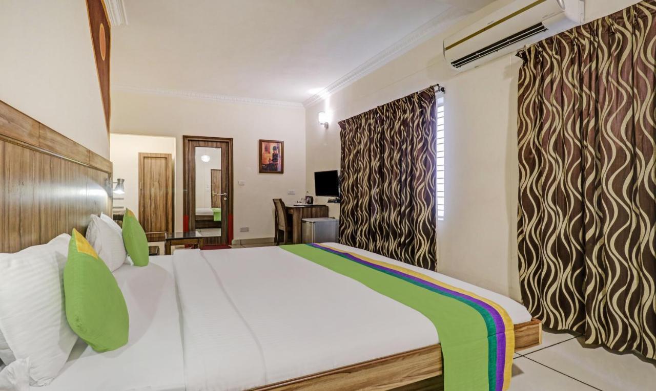 Treebo Komfort Suites, 3 Km From Mysore Palace Buitenkant foto