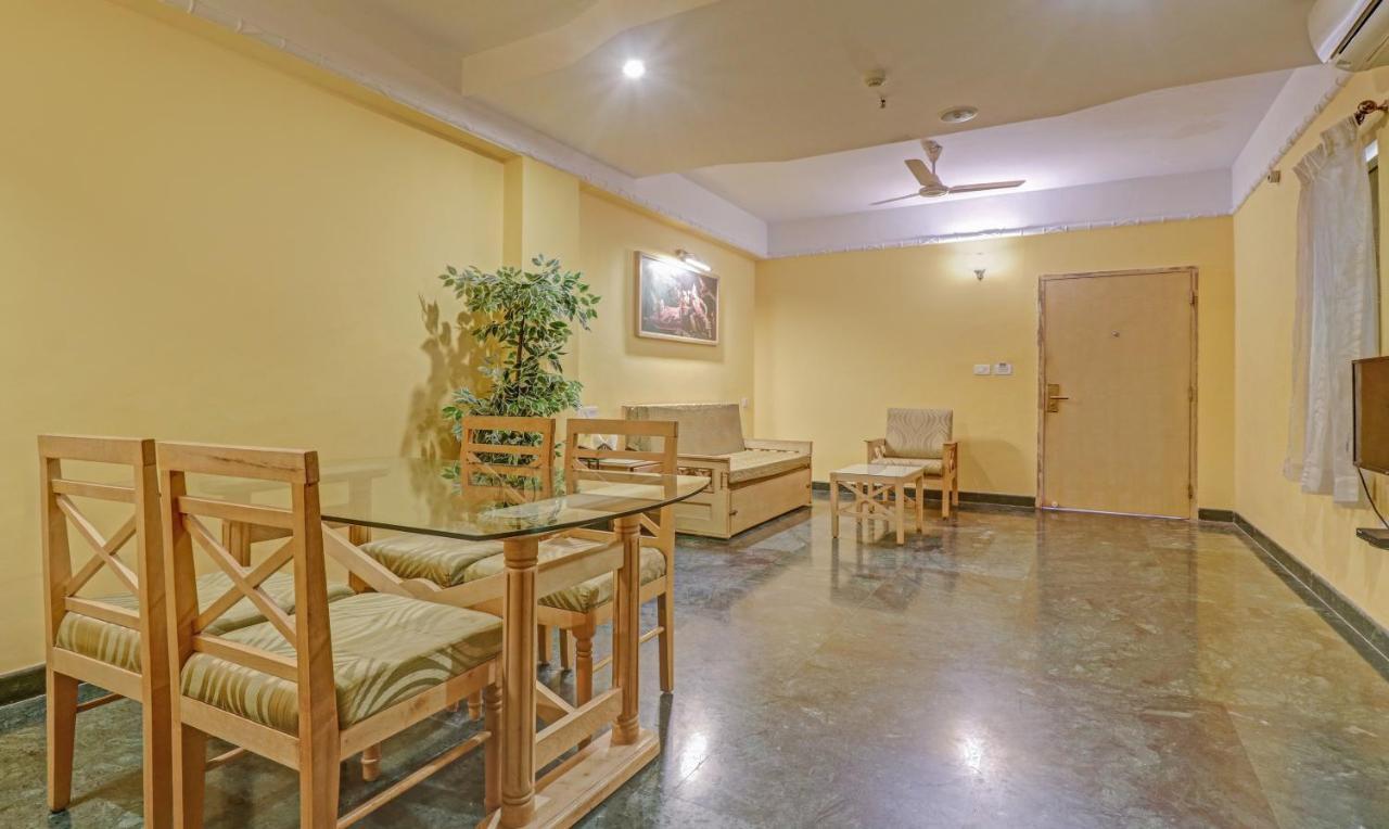 Treebo Komfort Suites, 3 Km From Mysore Palace Buitenkant foto