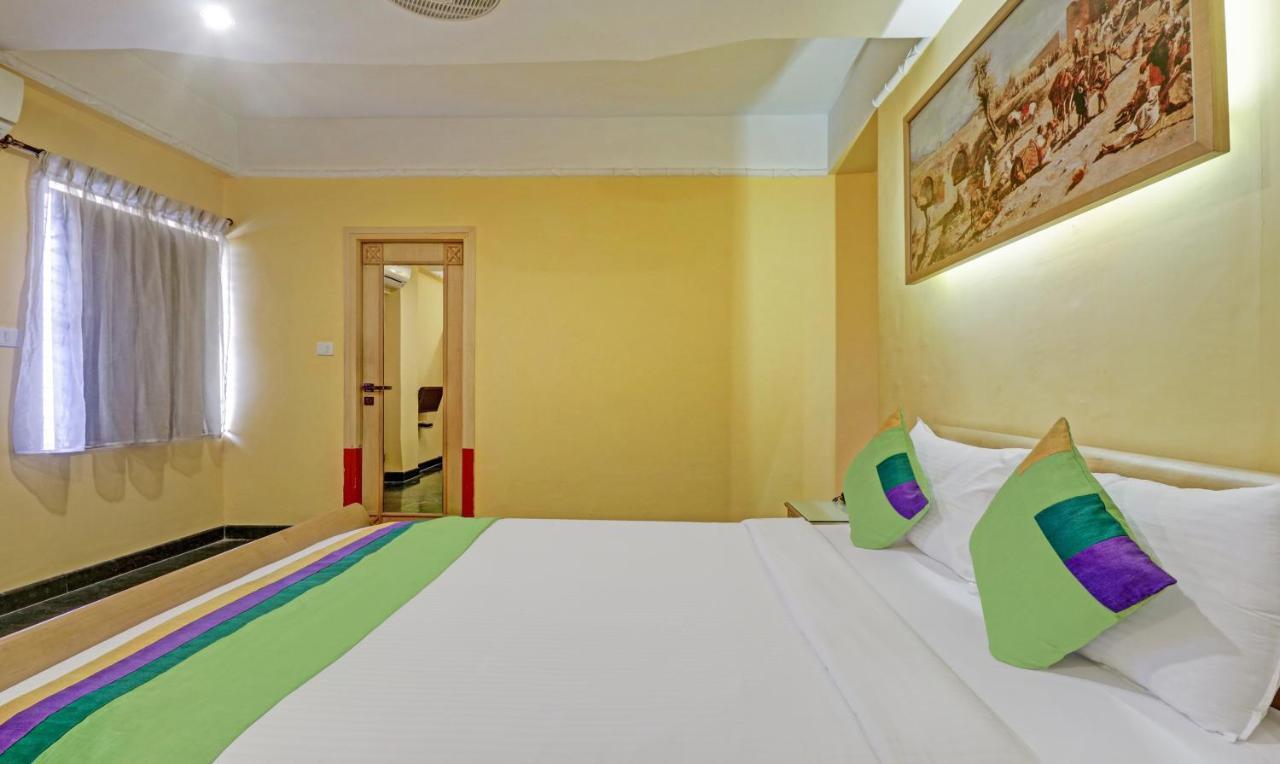 Treebo Komfort Suites, 3 Km From Mysore Palace Buitenkant foto