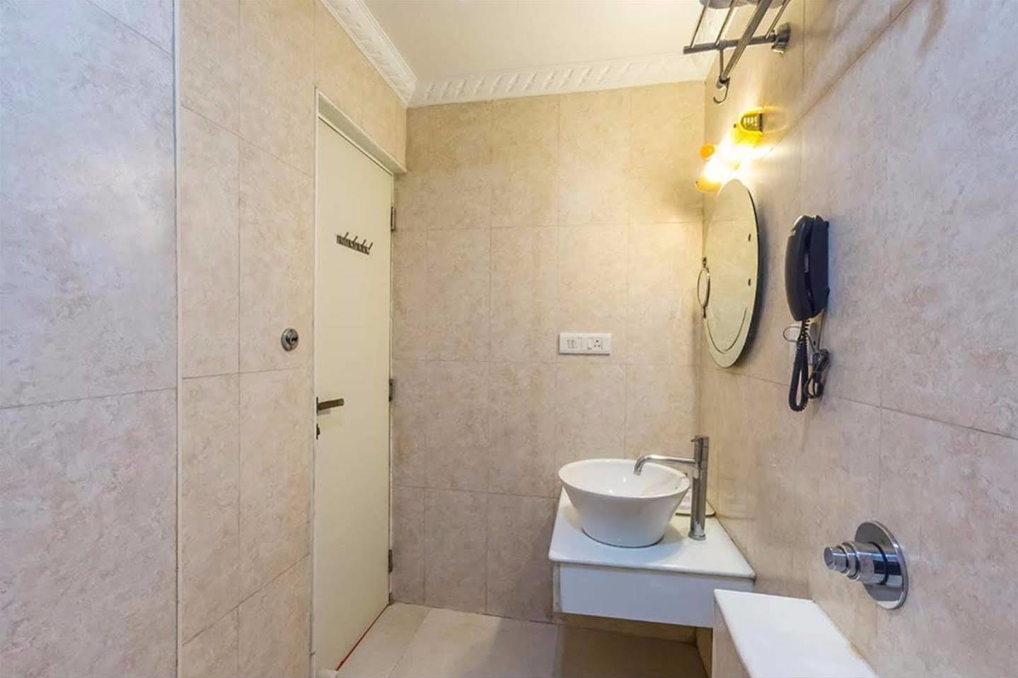 Treebo Komfort Suites, 3 Km From Mysore Palace Buitenkant foto