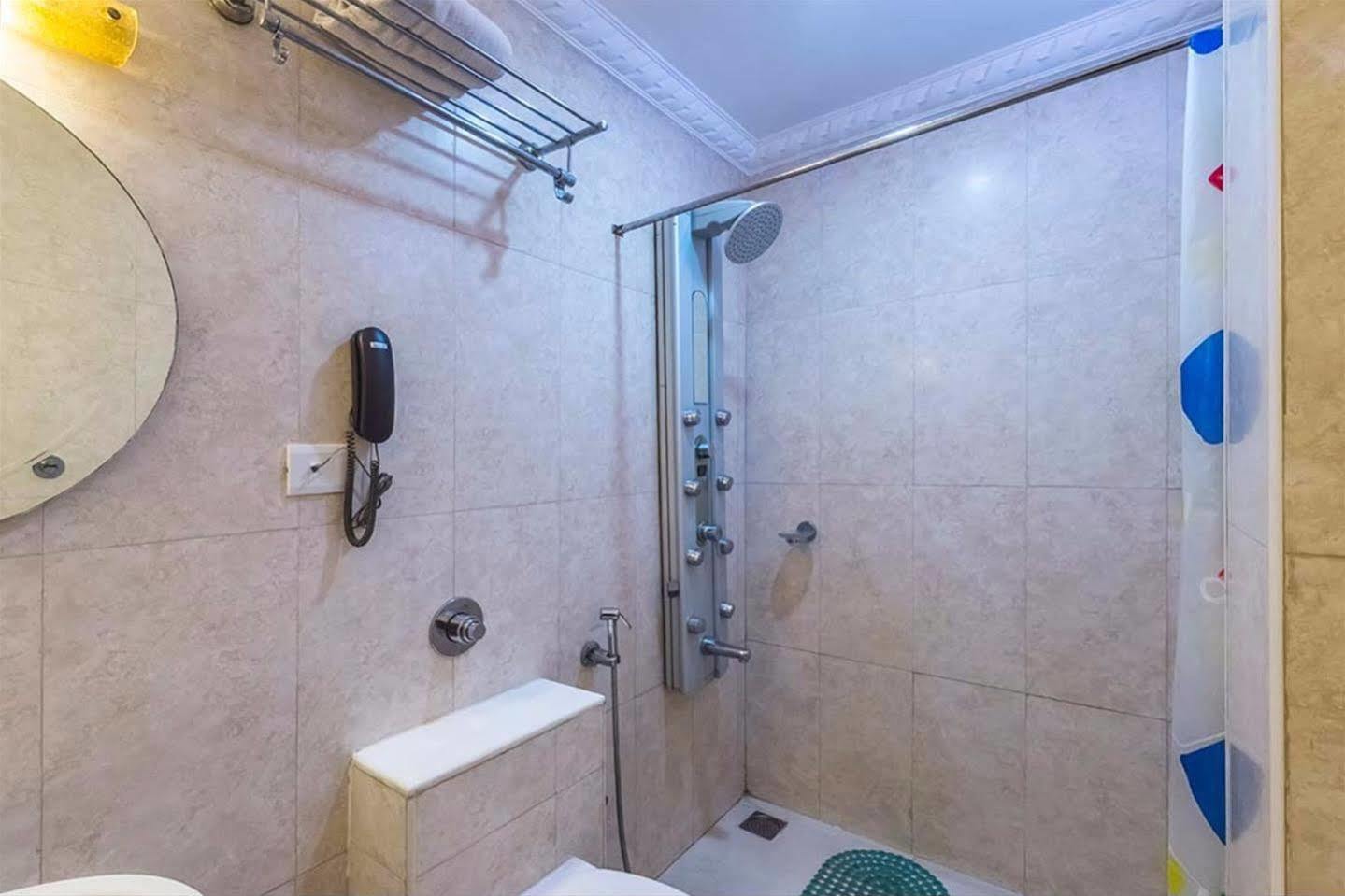 Treebo Komfort Suites, 3 Km From Mysore Palace Buitenkant foto