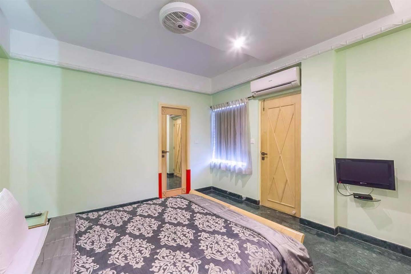 Treebo Komfort Suites, 3 Km From Mysore Palace Buitenkant foto