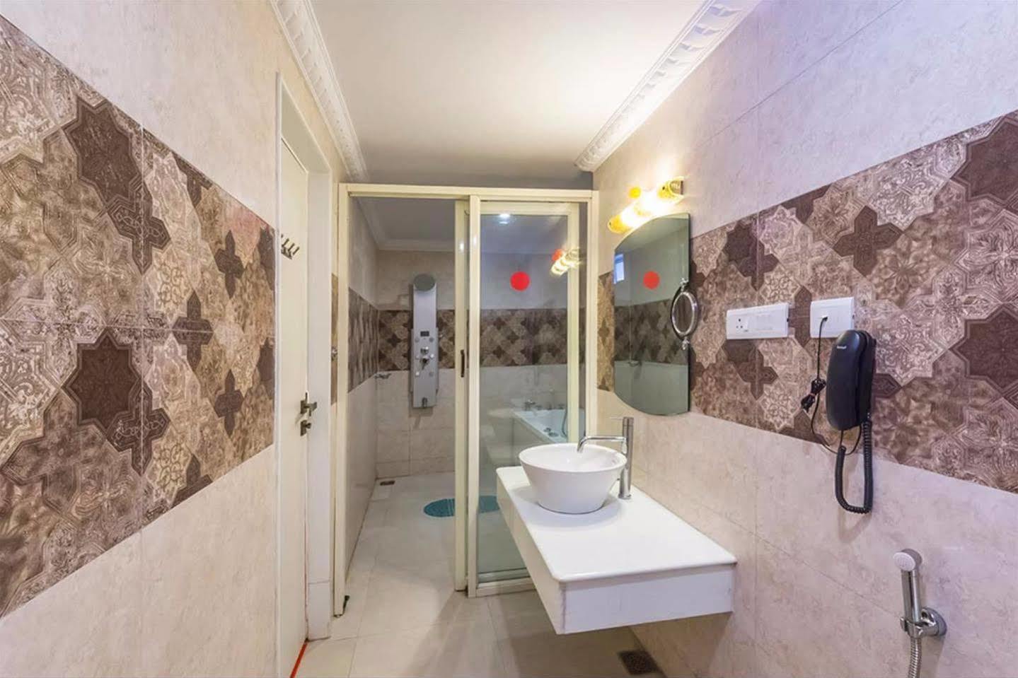 Treebo Komfort Suites, 3 Km From Mysore Palace Buitenkant foto