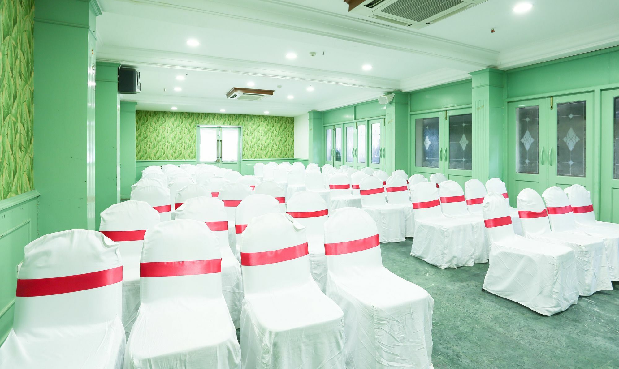 Treebo Komfort Suites, 3 Km From Mysore Palace Buitenkant foto